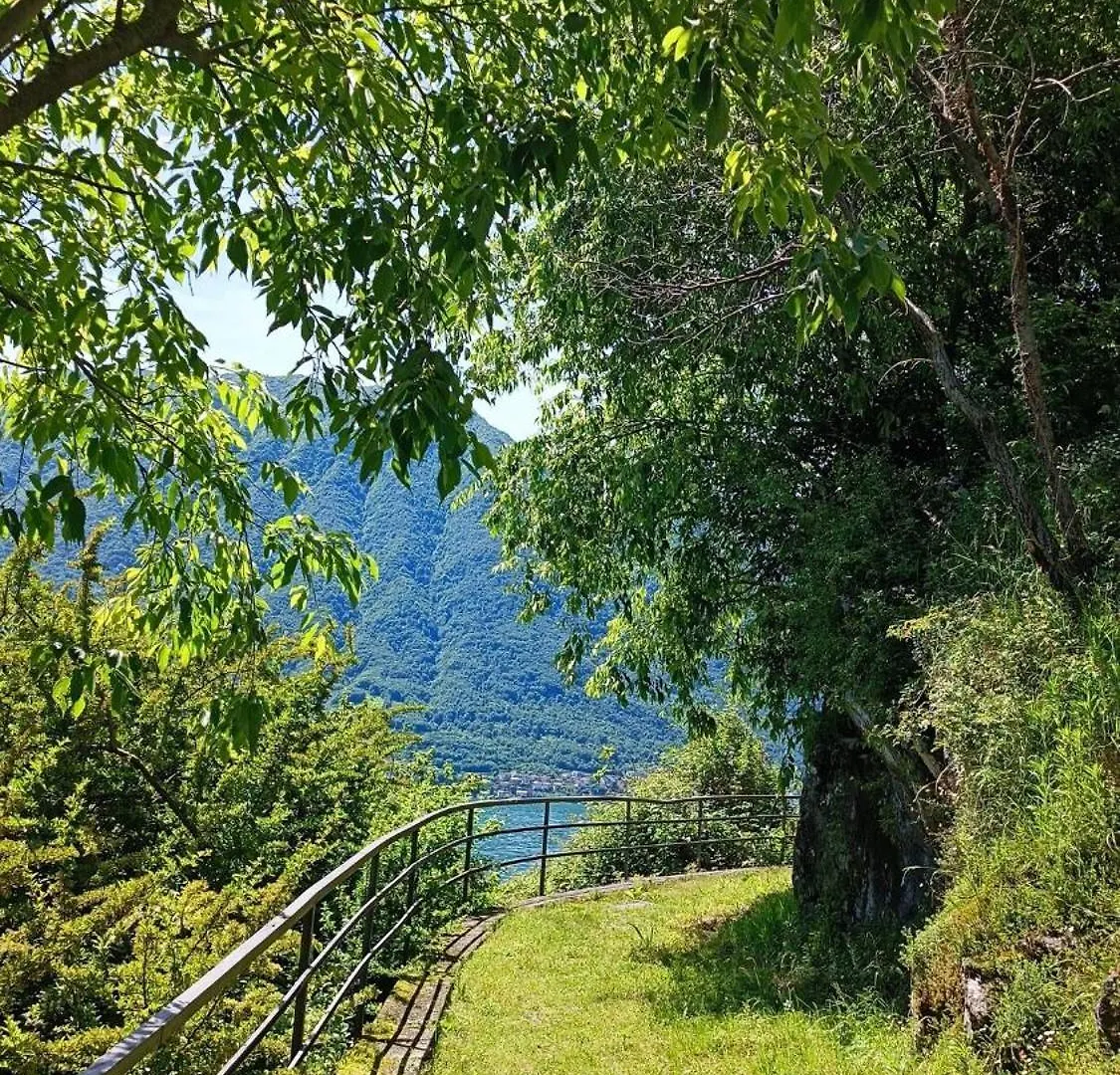 Village Hideaway With Lake Views Ossuccio Nyaraló
